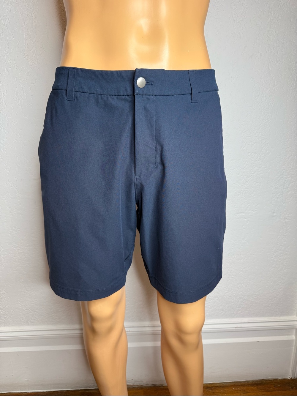 Lululemon Commission 8” Shorts Mens 32 Blue Inseam Stretch Golf Casual Active